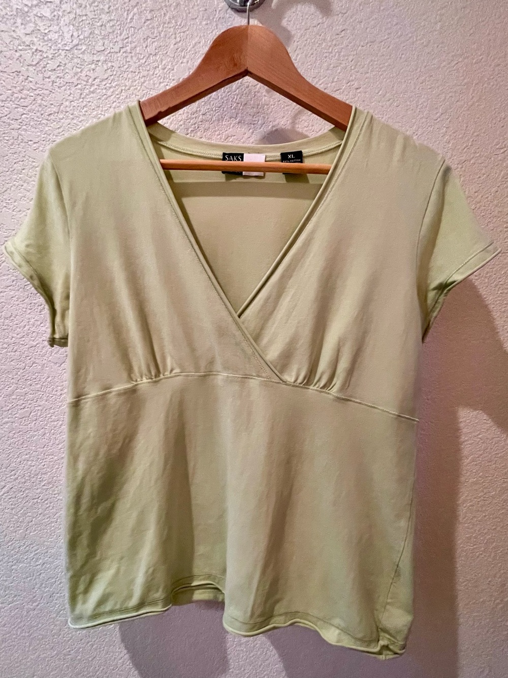 Threads by Saks Fifth Pistachio V-Neck Short Sleeve Top, XL
